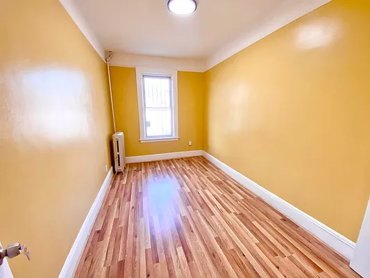 Rented by Amorelli Realty | media 6