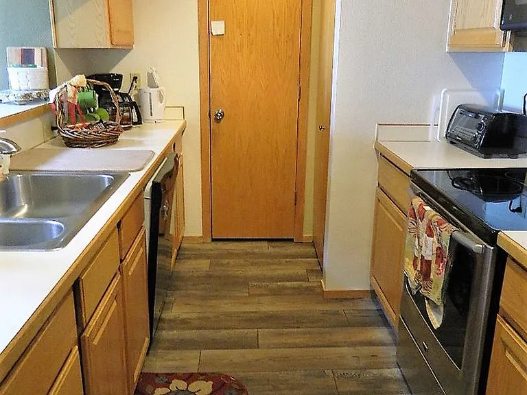 1650 Lakeview Ter #E-301 — Photo 4