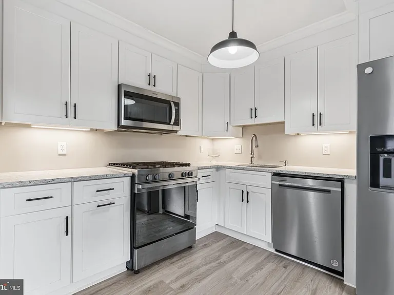 2104 Brookhaven Dr — Photo 8