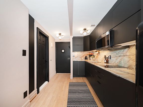3rd image of 184 Thompson St APT 1F