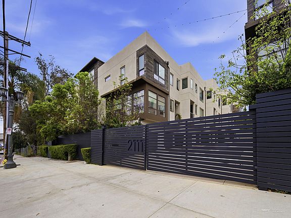 4th image of 2111 N Cahuenga Blvd Unit 14
