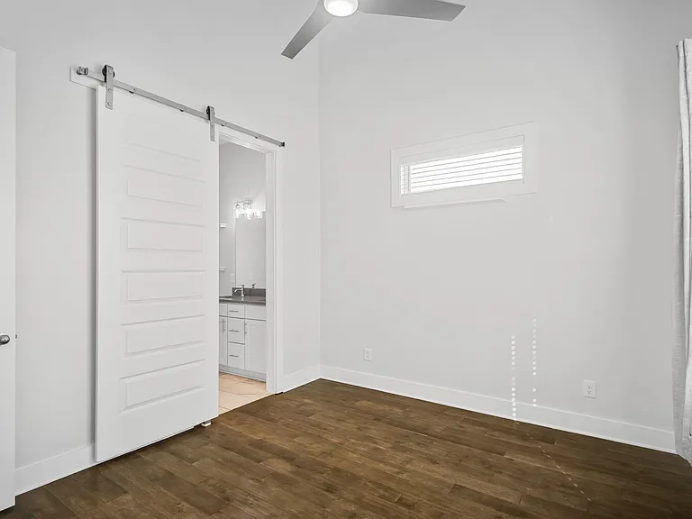 700 James Ave #19 — Photo 13