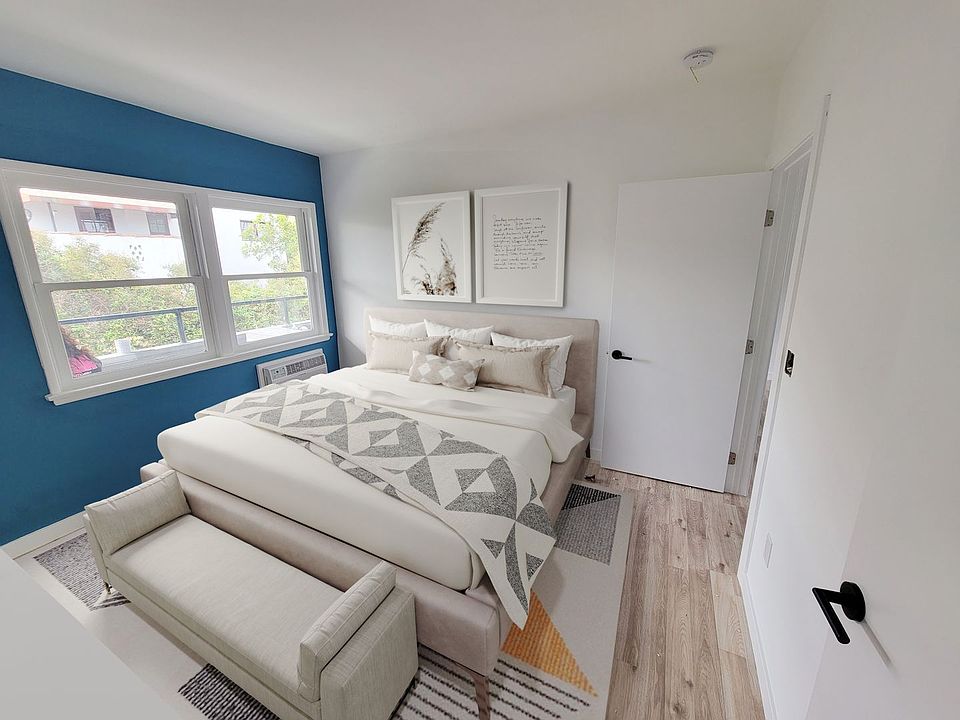 1st image of 1226 S Manhattan Pl #2