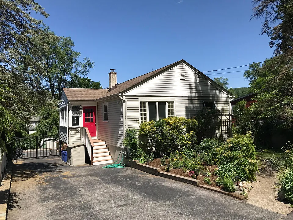 243 Sprout Brook Rd