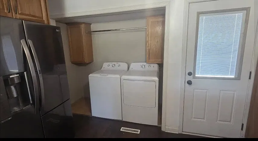 3 bed, 891 sqft, $1,650 — Photo 3