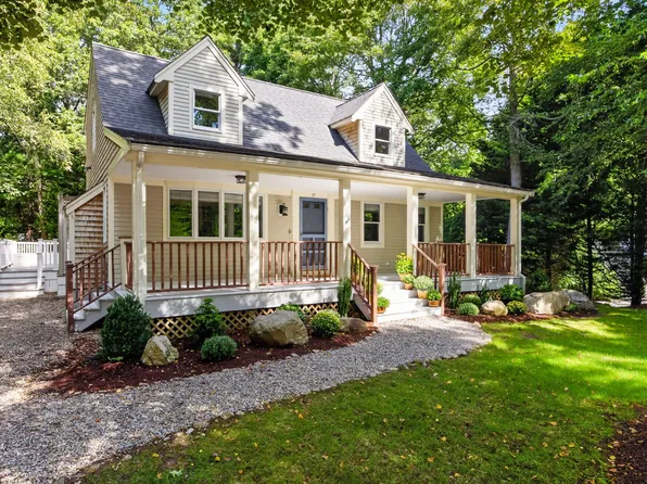 31 Katy Hatchs Road, Falmouth, MA 02540