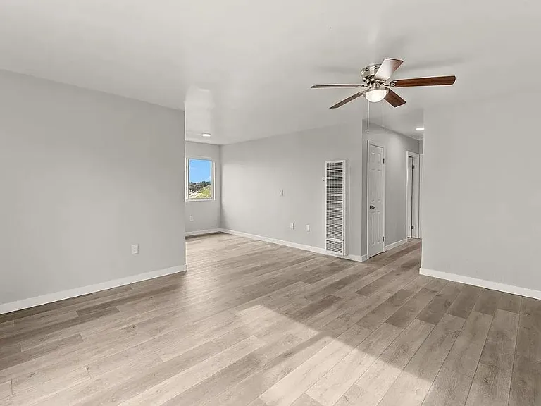320 Willie James Jones Ave #4 — Photo 5