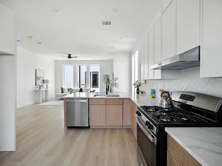 312 N Lancaster Ave #4 — Photo 7