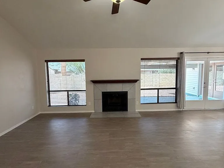 1716 E Redfield Rd — Photo 3