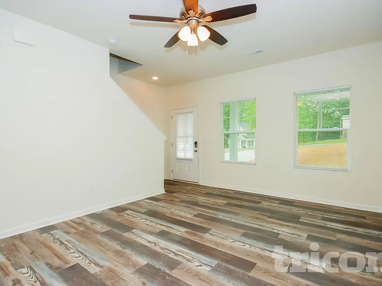109 Sunwood Ct — Photo 3