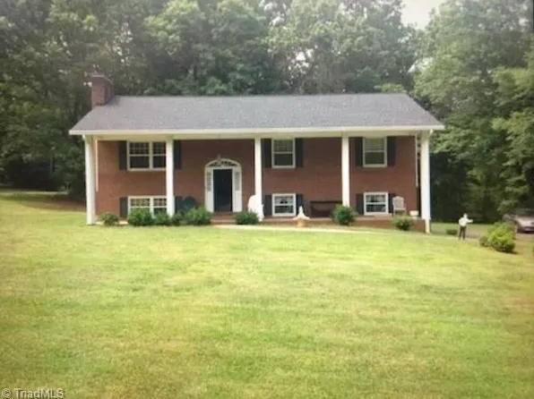 436 White Rd, King, NC 27021
