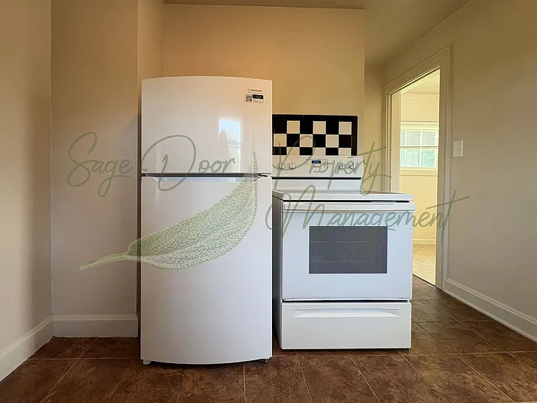 305 N Crysler Ave — Photo 9