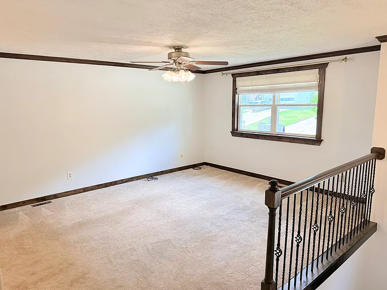 103 Valleyview Dr — Photo 5