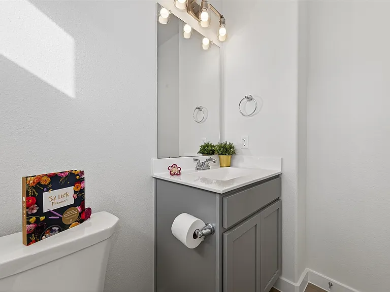 1213 Mercantile St — Photo 31