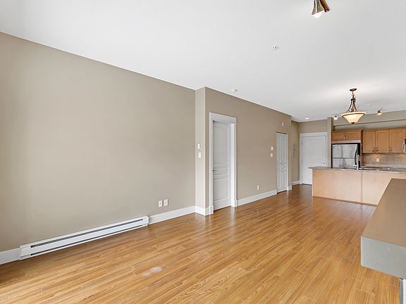 4th image of 1336 Main St #318