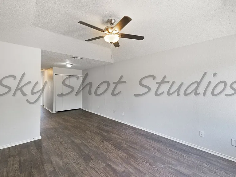 2542 Avenue H #1 — Photo 7