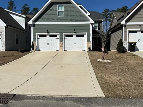 150 Spruce Hollow Cir, Spring Lake, NC 28390