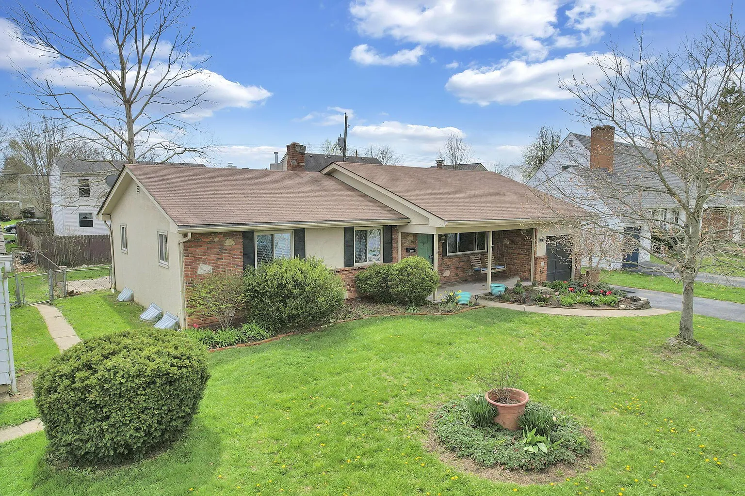 3181 Angela Dr photo 1