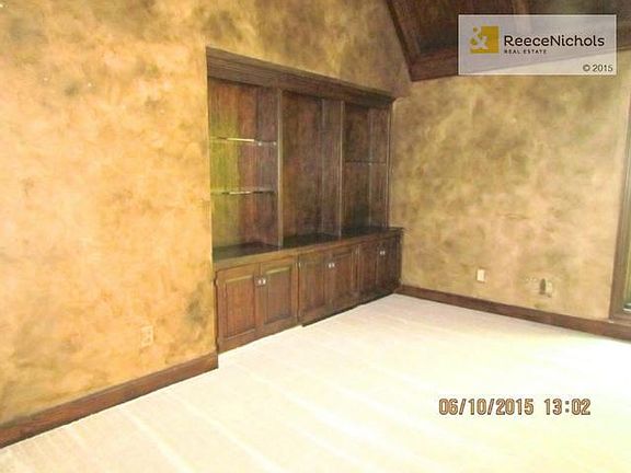 Built in cabinets in den/study or office area