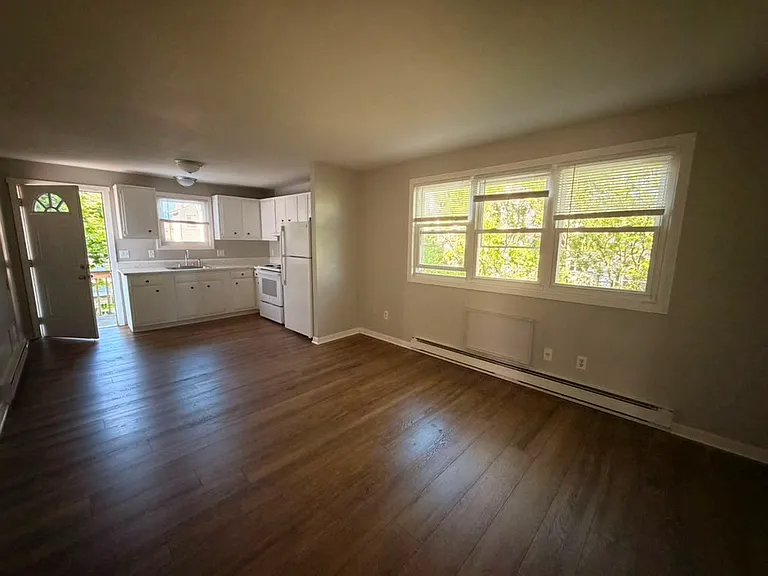 451 Main St #4A — Photo 2