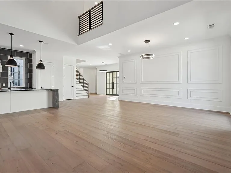 120 Thome Dr — Photo 27