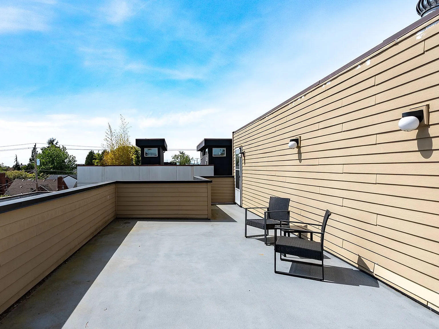 Wedge Apartments — Photo 2