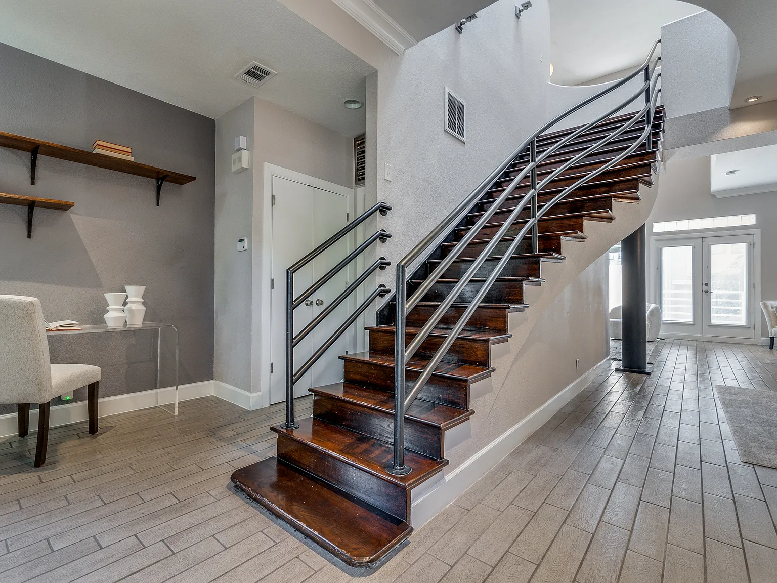 3 bed, 2088 sqft, $3,900 — Photo 2