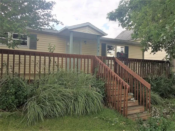 209 W 2nd South St, Mount Olive, IL 62069