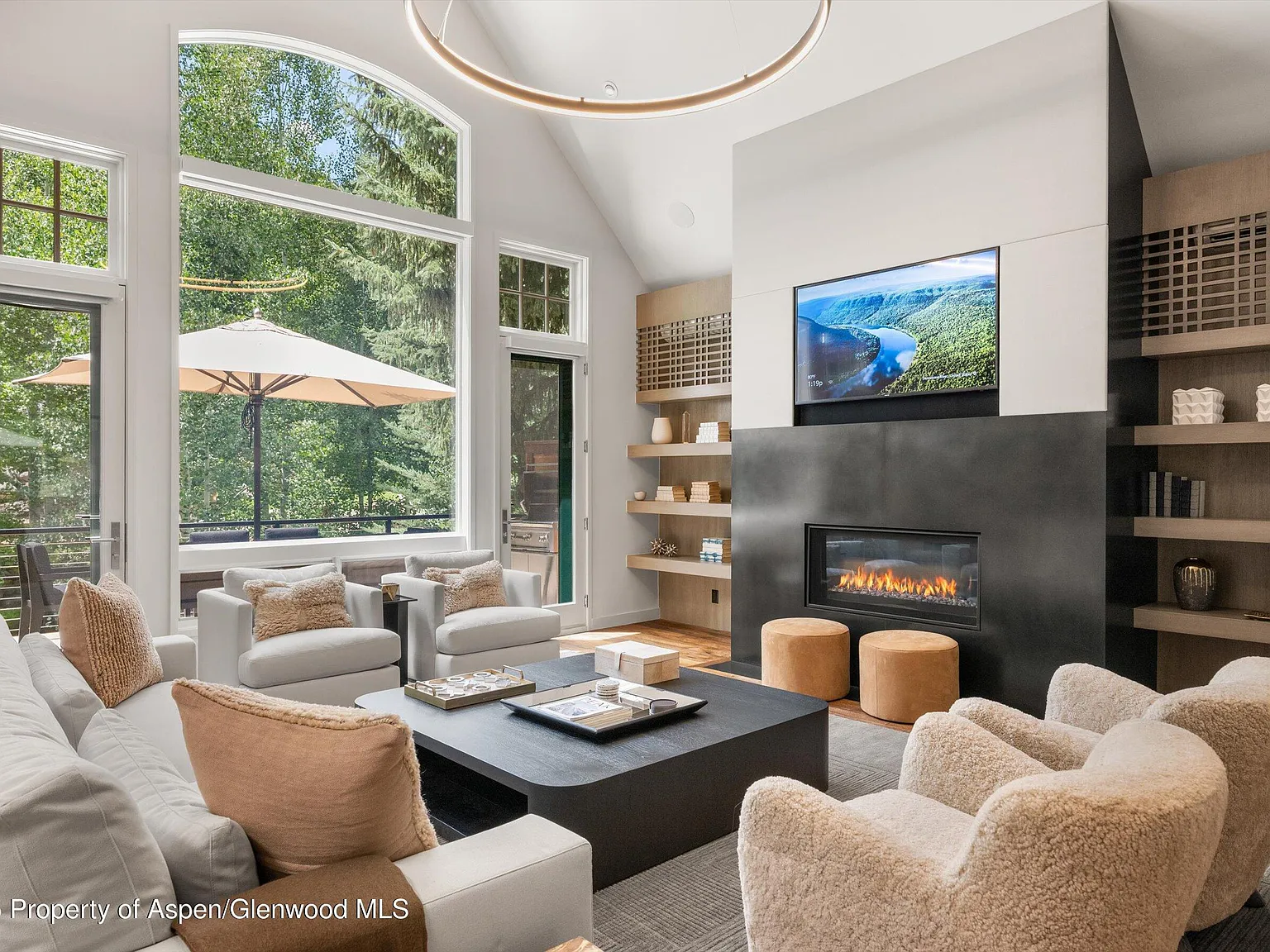 5 bed, 5.5 bath, 4766 sqft, $175,000 — Photo 4