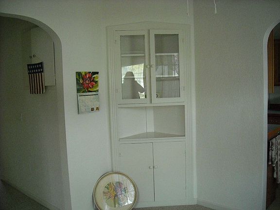 Corner cabinet in DR