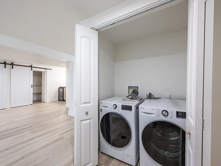 2327 E Bryan Ave — Photo 19
