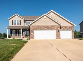 9596 Mallard Dr, Mascoutah, IL 62258