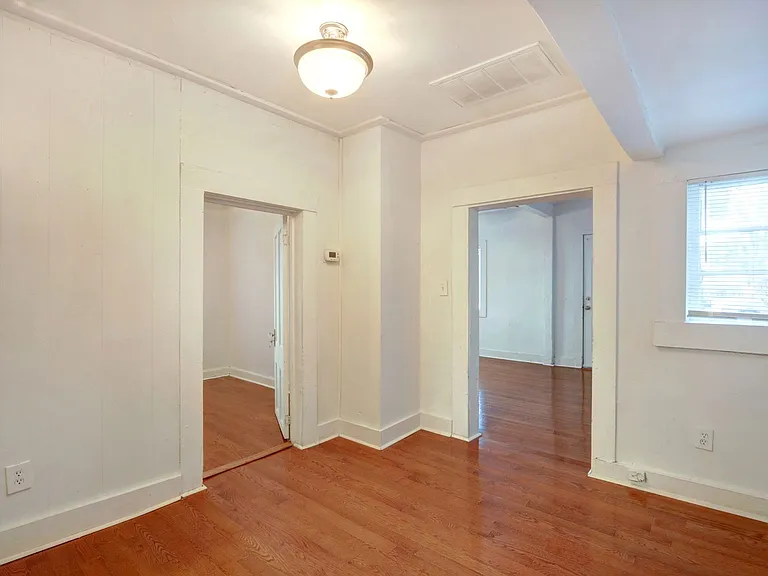 2130 E Gwinnett St — Photo 11