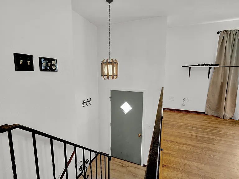 466 Mohican Ave — Photo 30