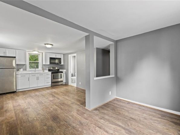 10 Sisson St, West Warwick, RI 02893