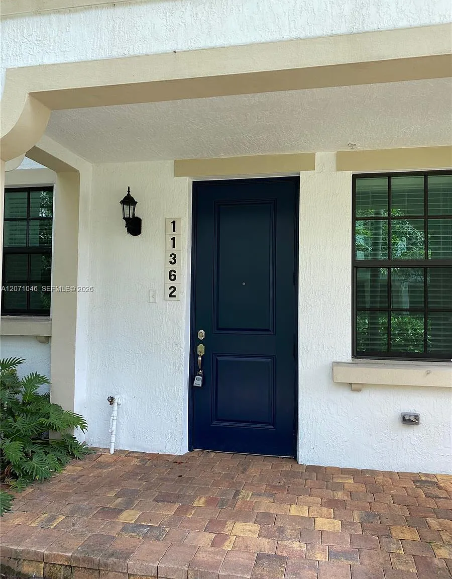 $3,900 11362 Sw 15th St — Photo 1