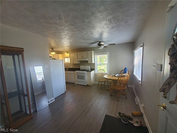 5th image of 1711 Lyndon Ave