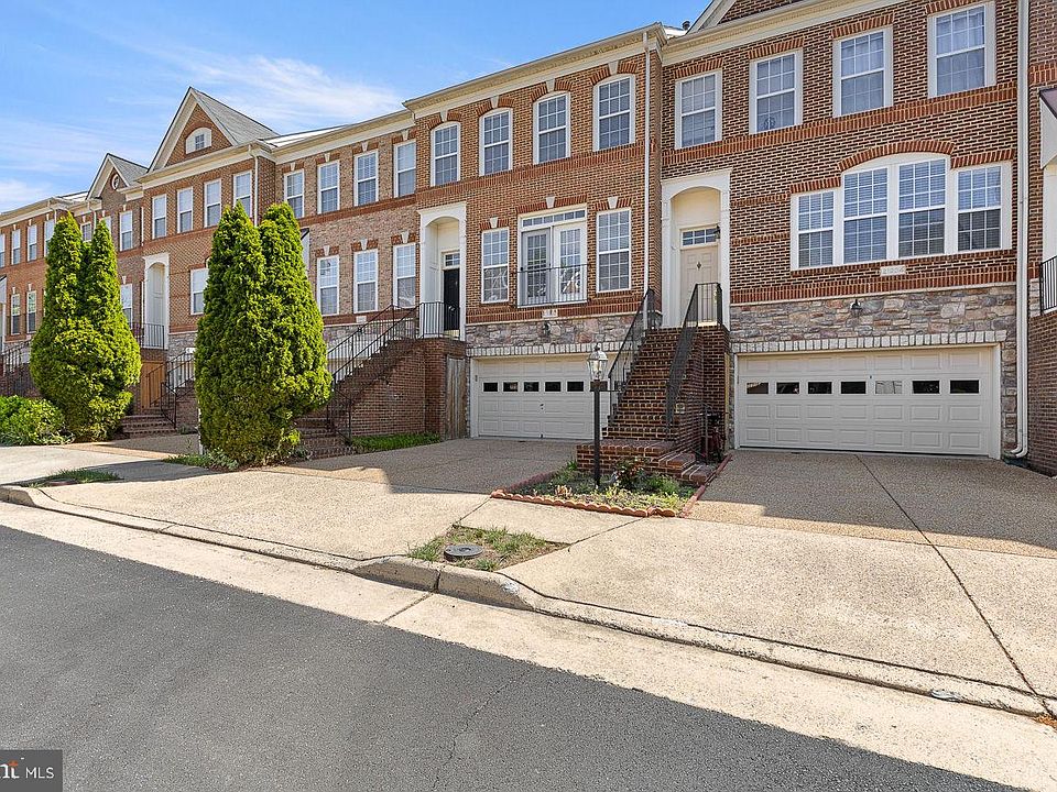 1st image of 21932 Windy Oaks Sq
