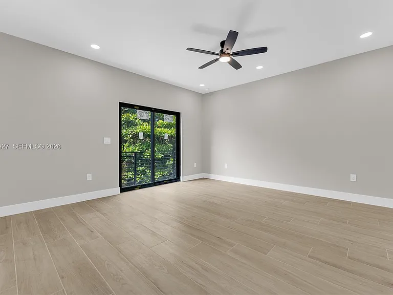1818 NW 49th St — Photo 25