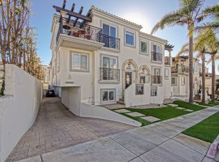 718 1st Pl, Hermosa Beach, CA 90254