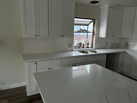4th image of 4778 London Dr