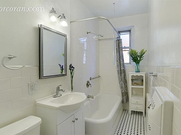 3rd image of 140 8th Ave APT 5G
