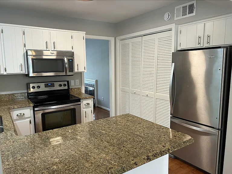 3229 W End Cir #3229 — Photo 16