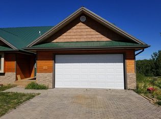 119 Golden View Dr, Bottineau, ND 58318