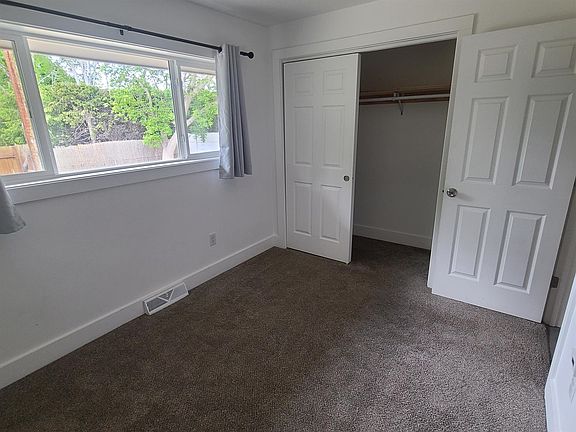 5th image of 4223 Larkspur Dr