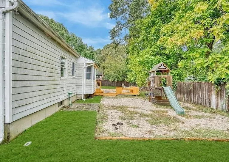 6 Willow St — Photo 6