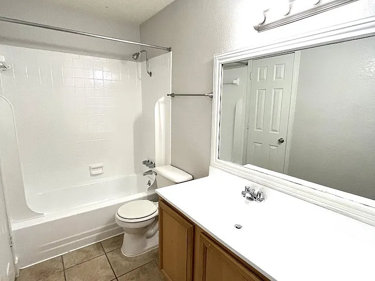 Le Montreaux Apartments — Photo 166