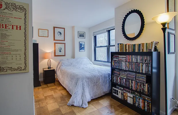 Sold by R New York | media 14