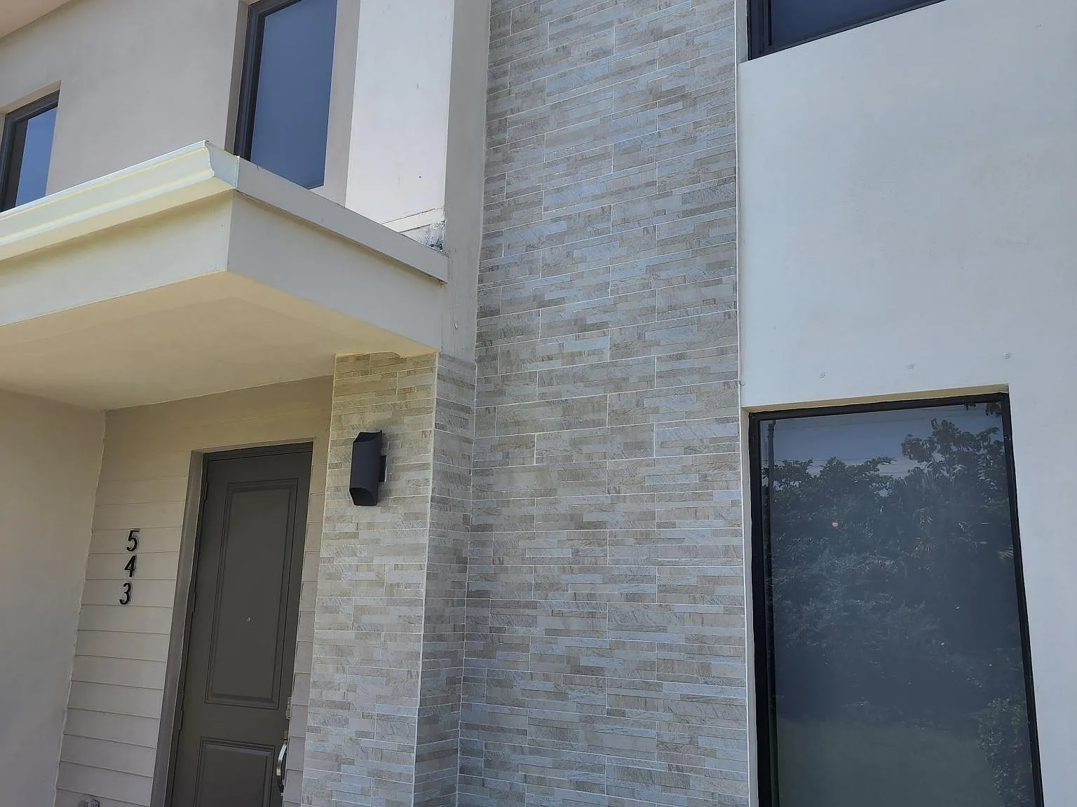 543 NW 17th St — Photo 3
