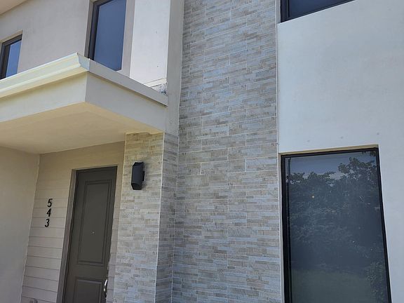 3rd image of 543 NW 17th St